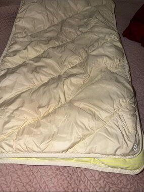 lululemon athletica Quilted Cream Lightweight Wrap